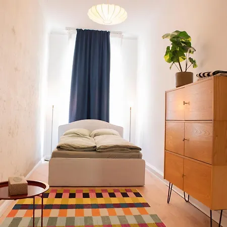 Frisch Renoviertes Altbau 2 Parkplaetze Im Leipziger Westen, Fuer Gruppen Bis 6 Personen, 10 Minuten Vom Zentrum Leipzig