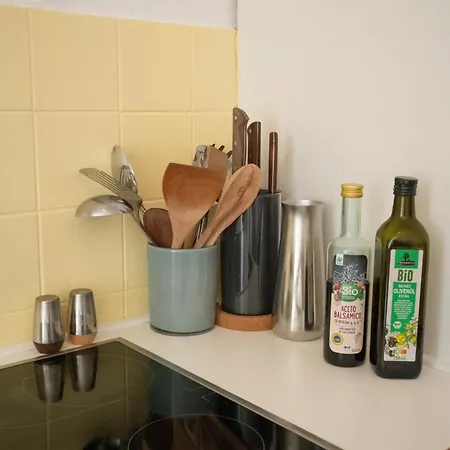 Frisch Renoviertes Altbau 2 Parkplaetze Im Leipziger Westen, Fuer Gruppen Bis 6 Personen, 10 Minuten Vom Zentrum Leipzig