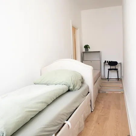 Apartamento Frisch Renoviertes Altbau 2 Parkplaetze Im Leipziger Westen, Fuer Gruppen Bis 6 Personen, 10 Minuten Vom Zentrum Leipzig