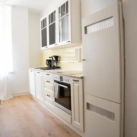 Frisch Renoviertes Altbau 2 Parkplaetze Im Leipziger Westen, Fuer Gruppen Bis 6 Personen, 10 Minuten Vom Zentrum Apartamento *