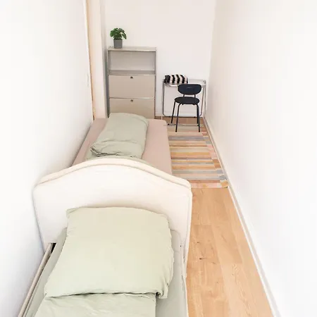 Apartamento Frisch Renoviertes Altbau 2 Parkplaetze Im Leipziger Westen, Fuer Gruppen Bis 6 Personen, 10 Minuten Vom Zentrum