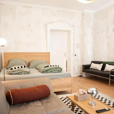 Frisch Renoviertes Altbau 2 Parkplaetze Im Leipziger Westen, Fuer Gruppen Bis 6 Personen, 10 Minuten Vom Zentrum *