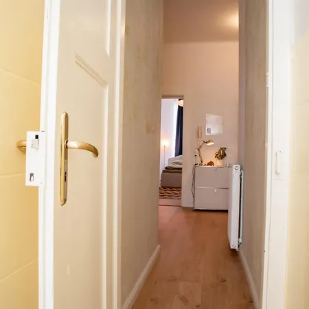 Frisch Renoviertes Altbau 2 Parkplaetze Im Leipziger Westen, Fuer Gruppen Bis 6 Personen, 10 Minuten Vom Zentrum Apartamento *