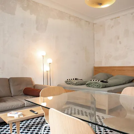 Frisch Renoviertes Altbau 2 Parkplaetze Im Leipziger Westen, Fuer Gruppen Bis 6 Personen, 10 Minuten Vom Zentrum