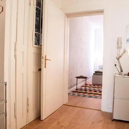 Frisch Renoviertes Altbau 2 Parkplaetze Im Leipziger Westen, Fuer Gruppen Bis 6 Personen, 10 Minuten Vom Zentrum Leipzig